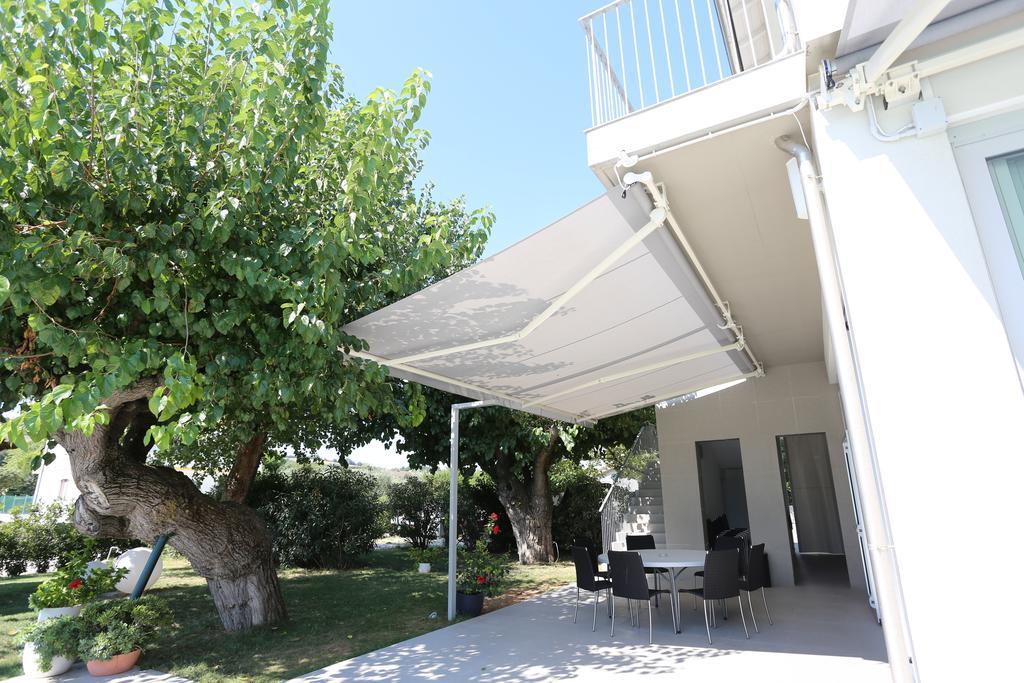 Hotel Il Portico Fano Esterno foto