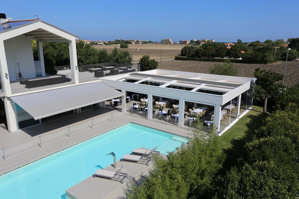 Hotel Il Portico Fano Esterno foto