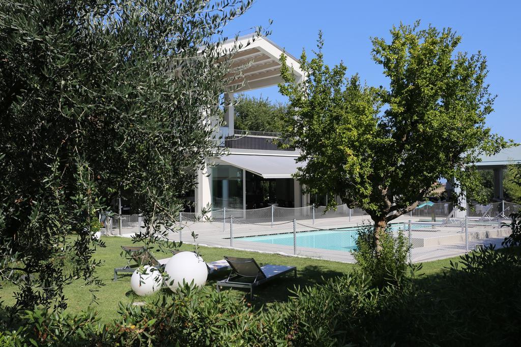 Hotel Il Portico Fano Esterno foto