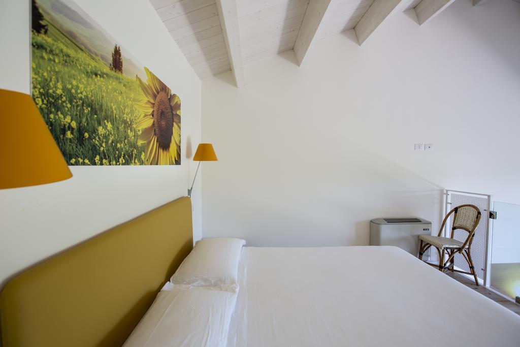 Hotel Il Portico Fano Esterno foto